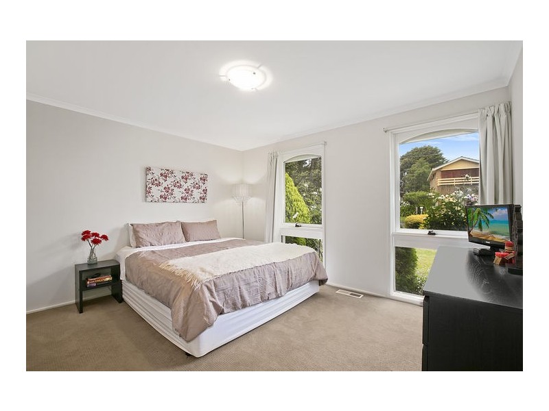 Unit 1/36 Grant Avenue, Gisborne VIC 3437