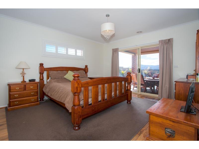 15 Vernon Close, New Gisborne VIC 3438