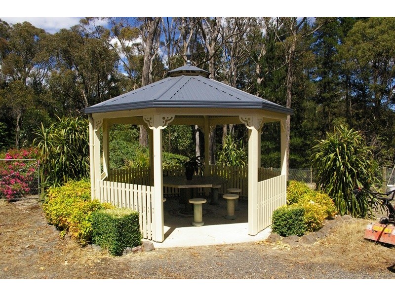 87 Halpern Road, Woodend VIC 3442