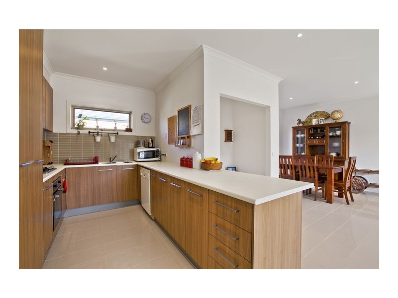 Unit 2/4 Francis Crescent, Gisborne VIC 3437