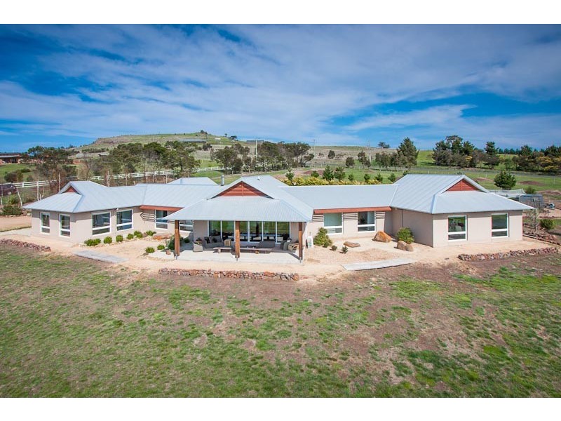 11 Mt Aitken Winery Drive, Gisborne South VIC 3437