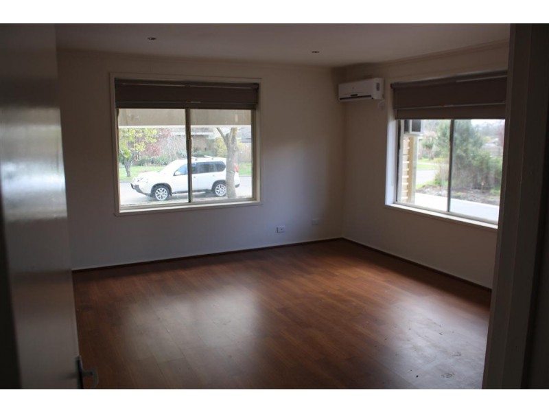 3/25 Worcester Road, Gisborne VIC 3437