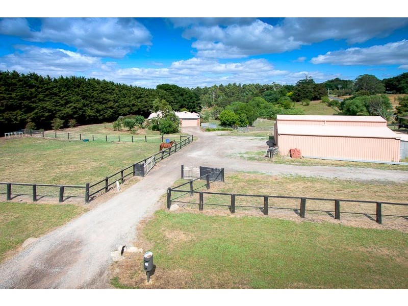 10 Benson Road,, Gisborne VIC 3437