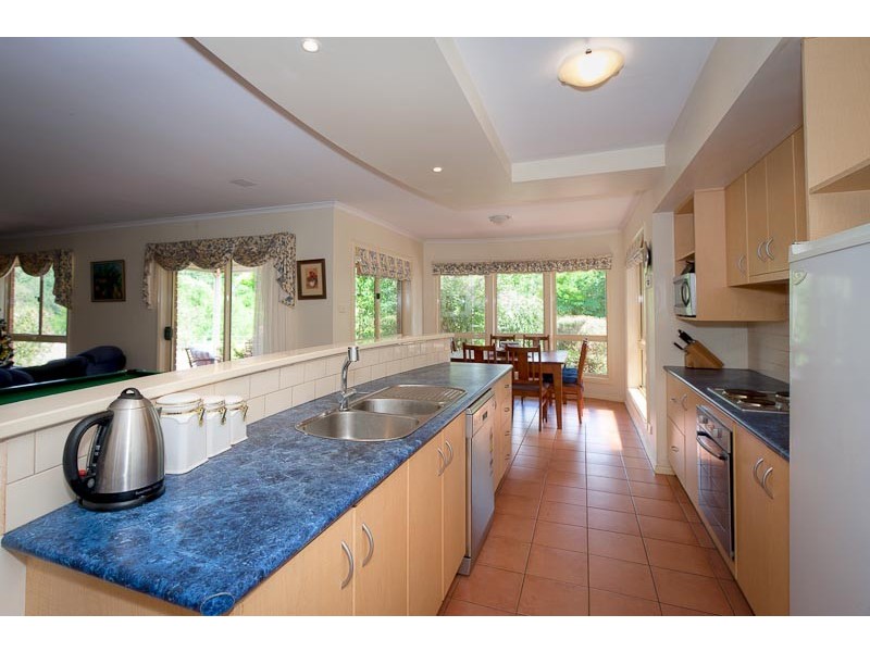10 Benson Road,, Gisborne VIC 3437