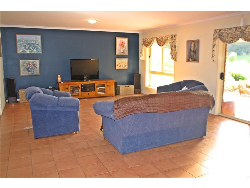 10 Benson Road,, Gisborne VIC 3437