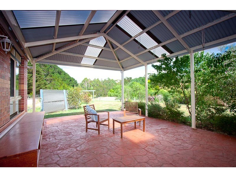 10 Benson Road,, Gisborne VIC 3437