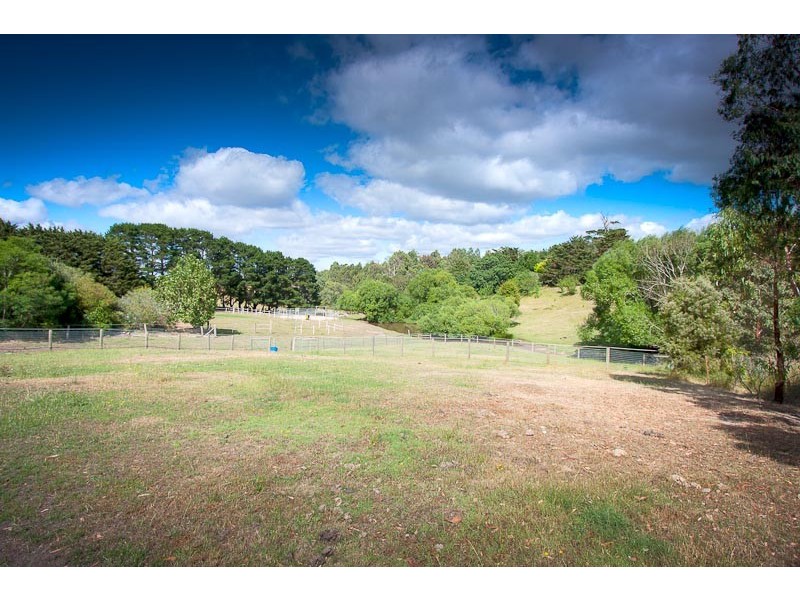 10 Benson Road,, Gisborne VIC 3437