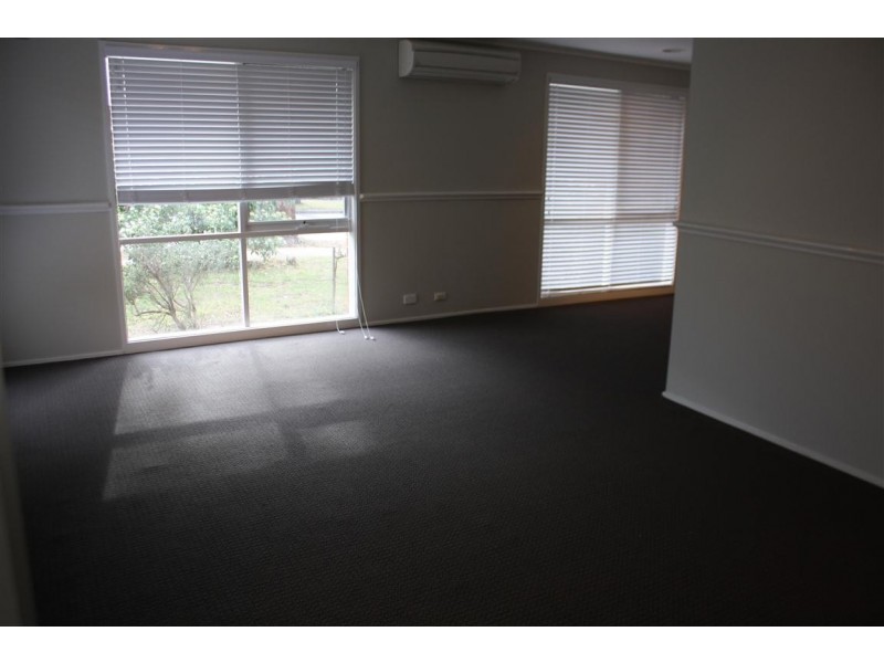 41 McEwen Drive, Sunbury VIC 3429