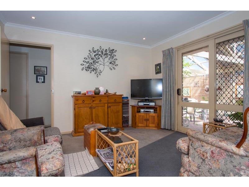 6 Banksia Grove, Gisborne VIC 3437