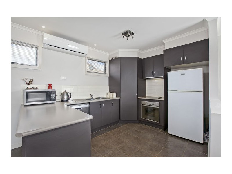 6 /1-5 Rodney Street, Gisborne VIC 3437