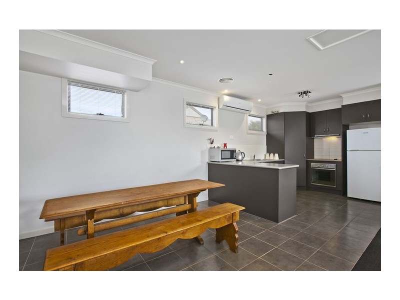 6 /1-5 Rodney Street, Gisborne VIC 3437