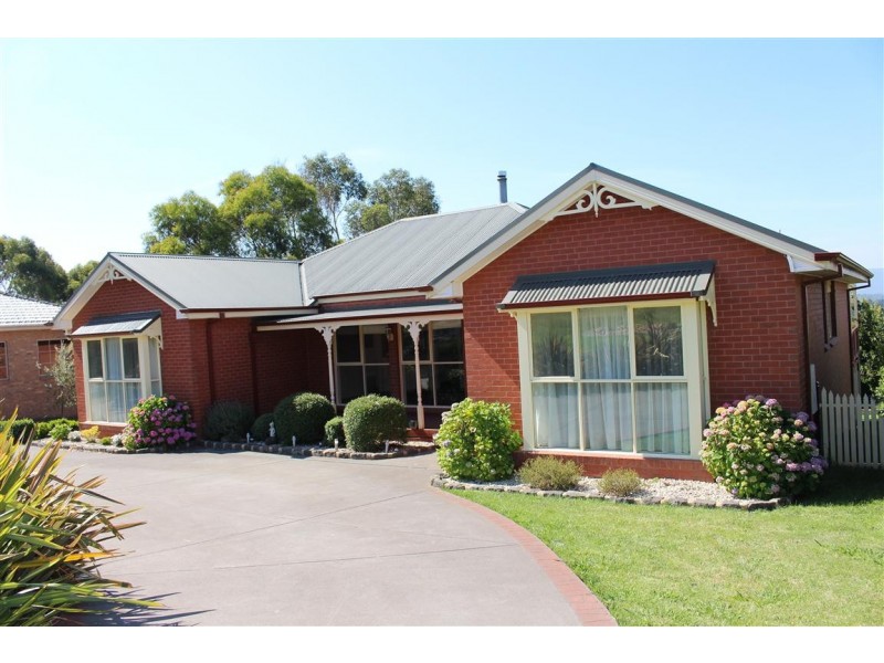 18 Wyralla court, Gisborne VIC 3437