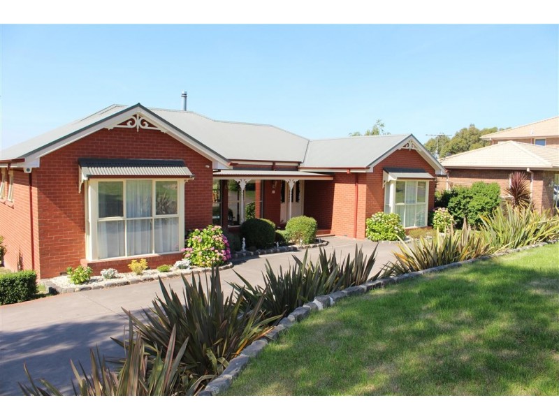 18 Wyralla court, Gisborne VIC 3437