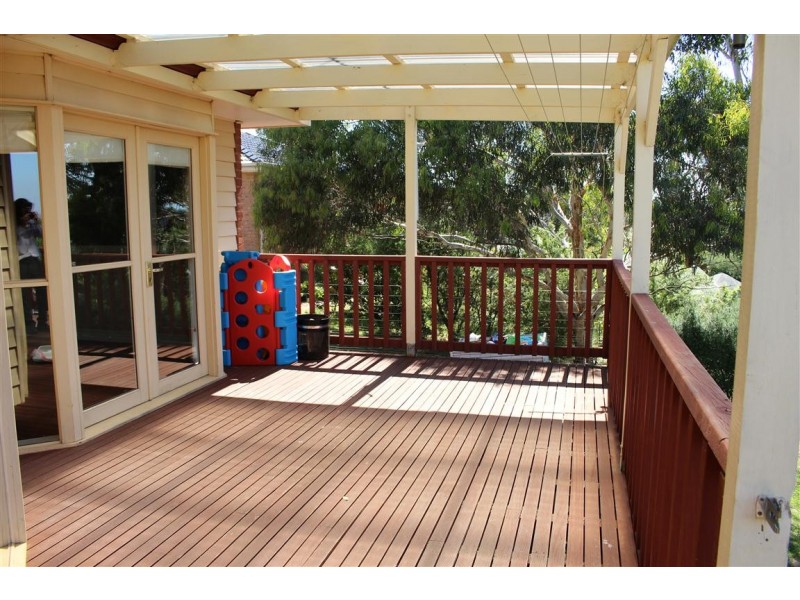 18 Wyralla court, Gisborne VIC 3437