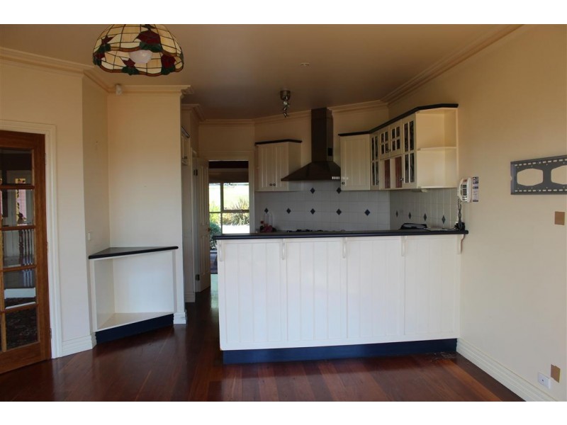 18 Wyralla court, Gisborne VIC 3437