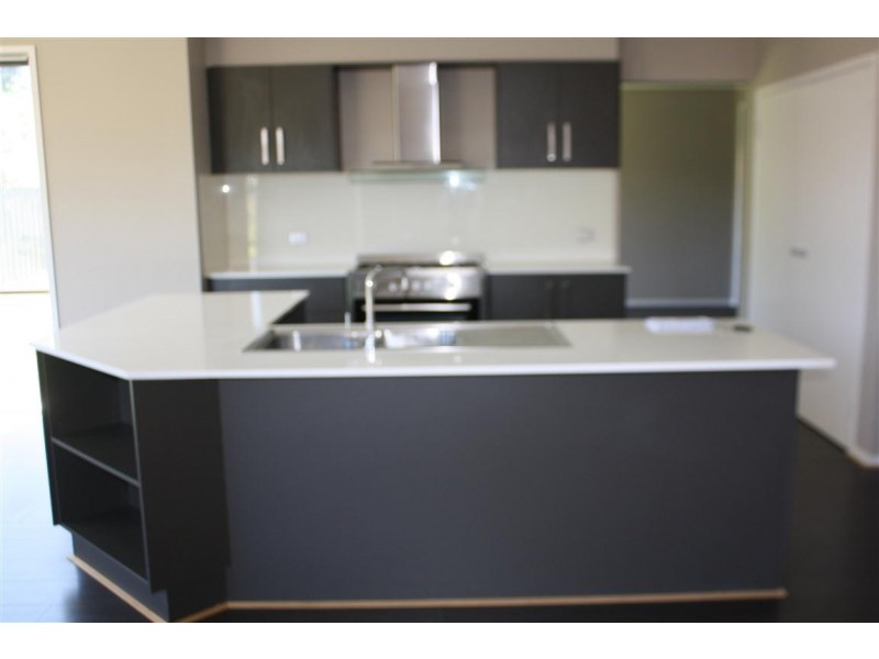 4 Bloomfield Road, Gisborne VIC 3437