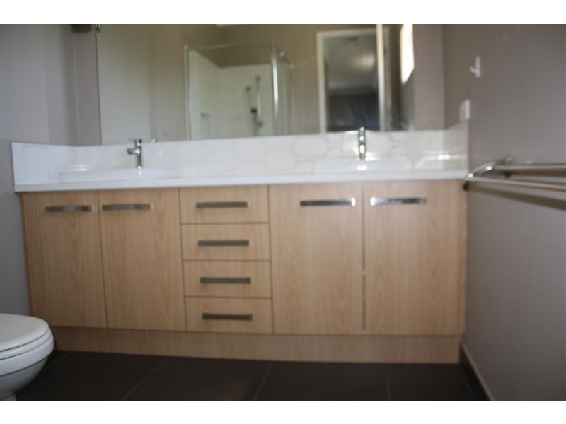 4 Bloomfield Road, Gisborne VIC 3437