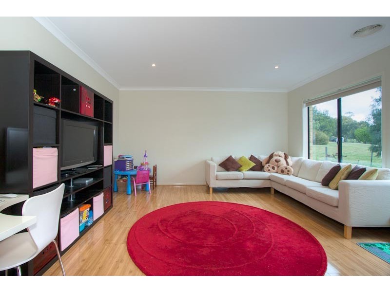 6 Valley Court, Gisborne VIC 3437