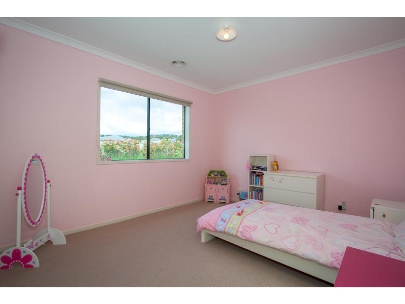 6 Valley Court, Gisborne VIC 3437