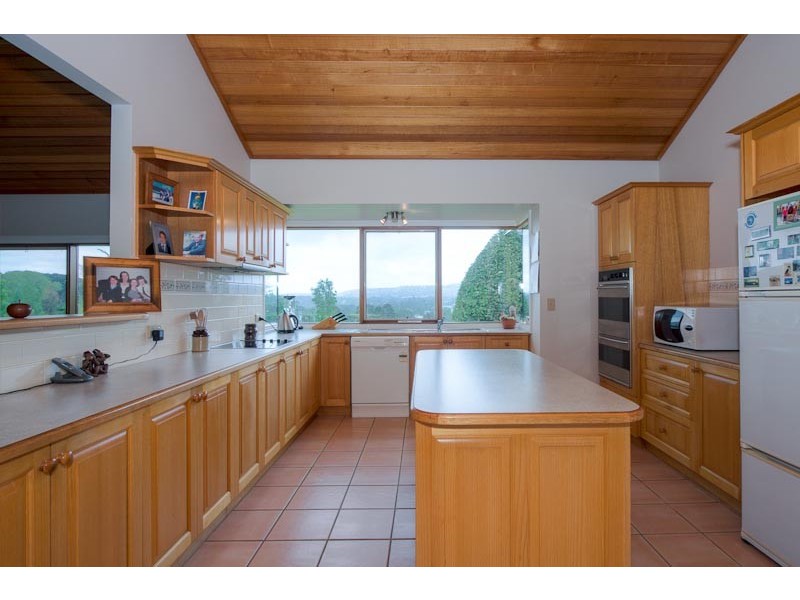 1 Radiata Road, Gisborne VIC 3437