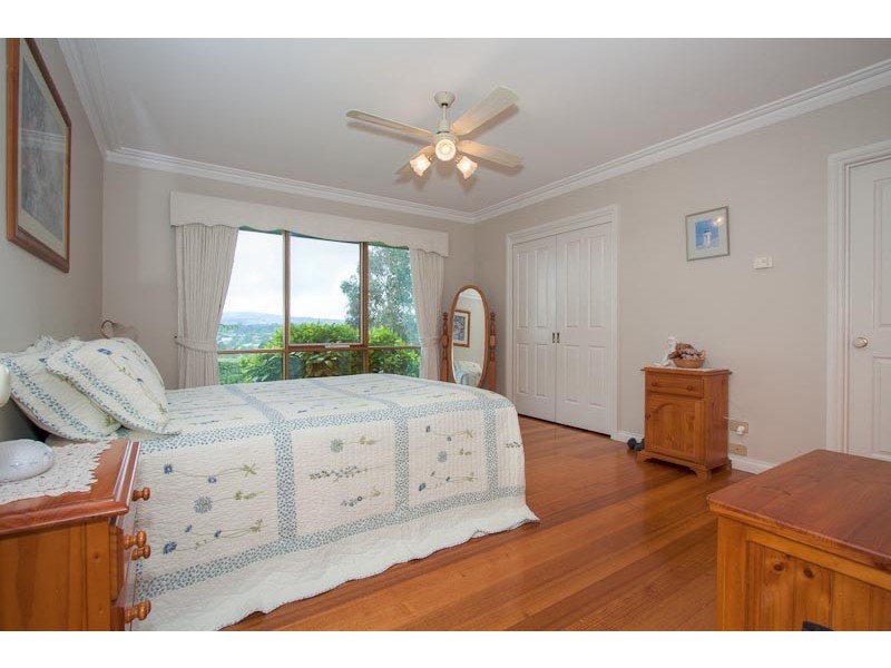 1 Radiata Road, Gisborne VIC 3437