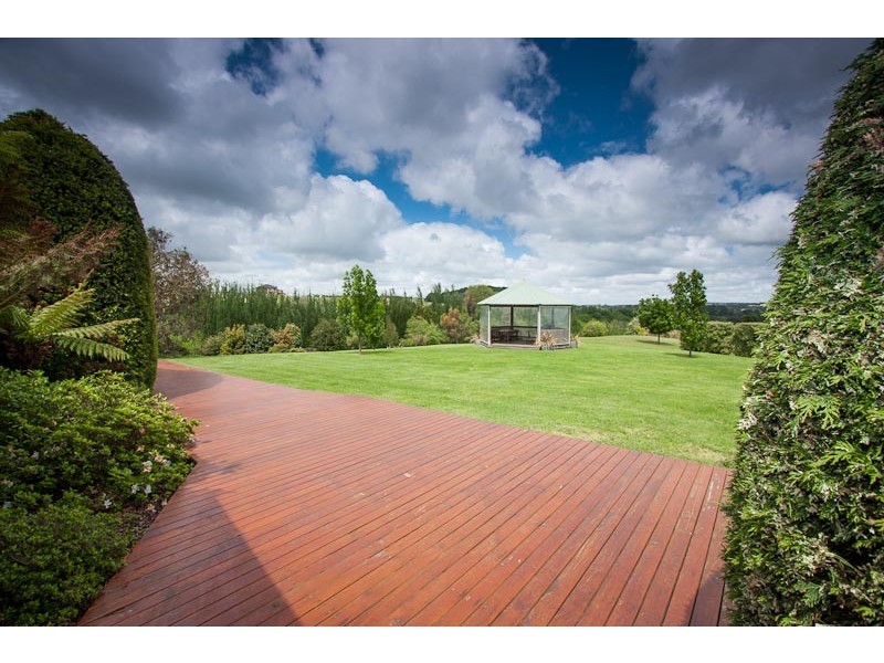 1 Radiata Road, Gisborne VIC 3437