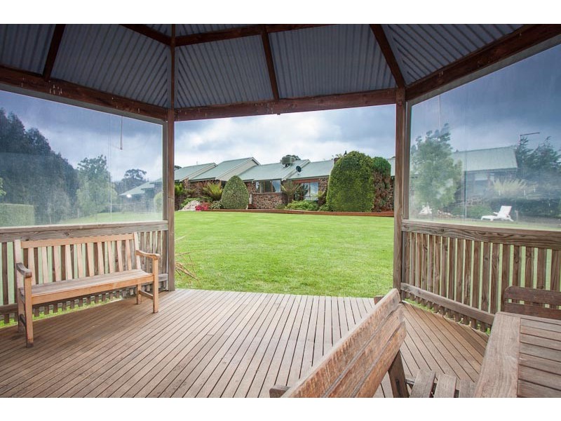 1 Radiata Road, Gisborne VIC 3437