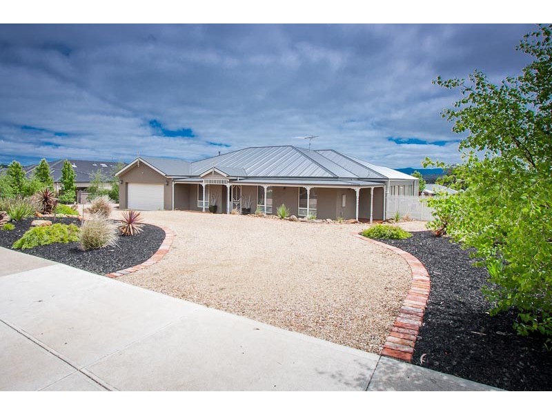51 Parkview Street, Gisborne VIC 3437