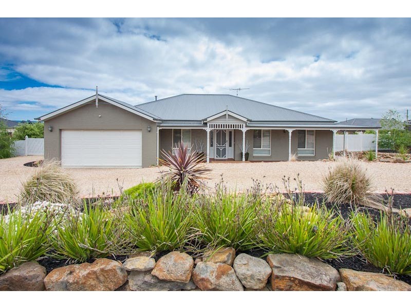 51 Parkview Street, Gisborne VIC 3437