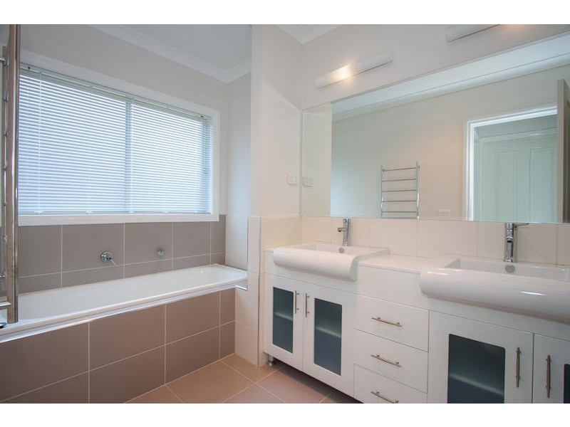 11 Colwyn Court, New Gisborne VIC 3438
