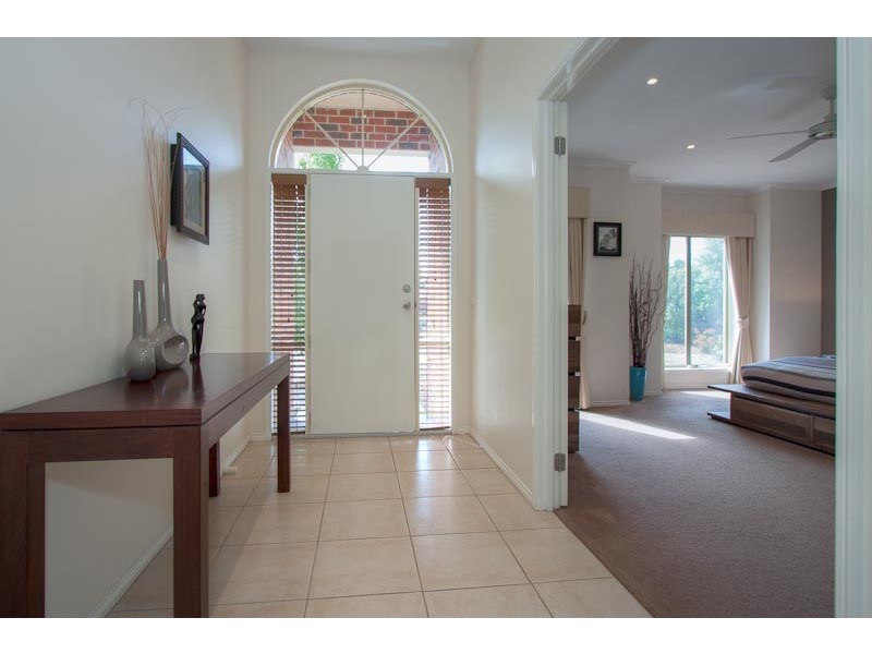 8 Lauren Court, Gisborne VIC 3437