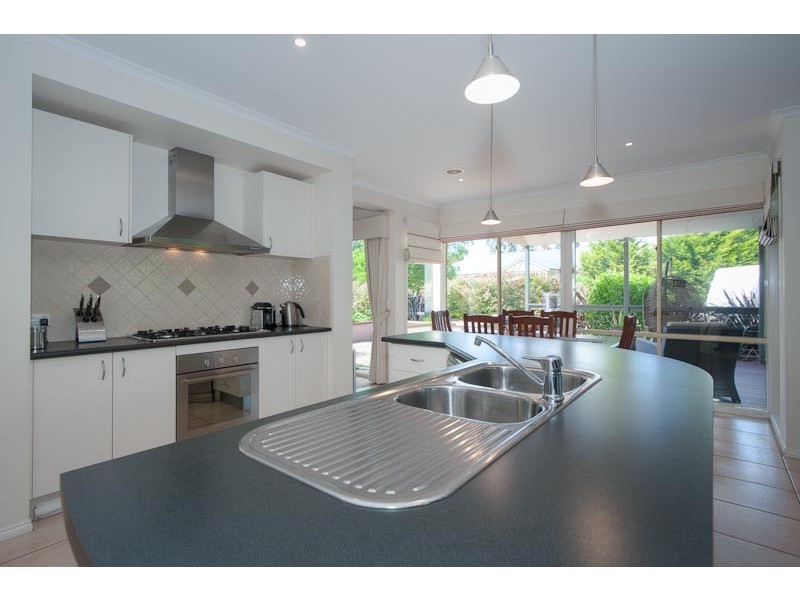 8 Lauren Court, Gisborne VIC 3437