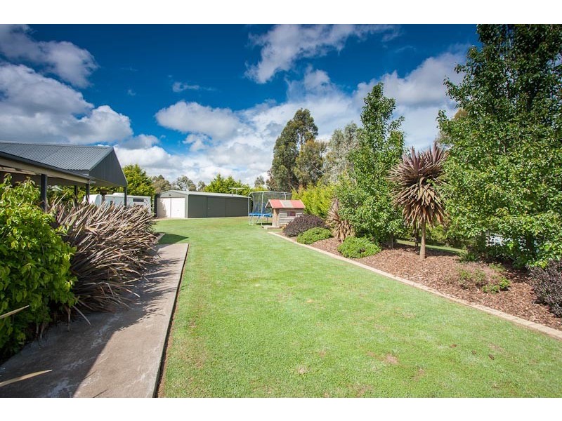 8 Lauren Court, Gisborne VIC 3437