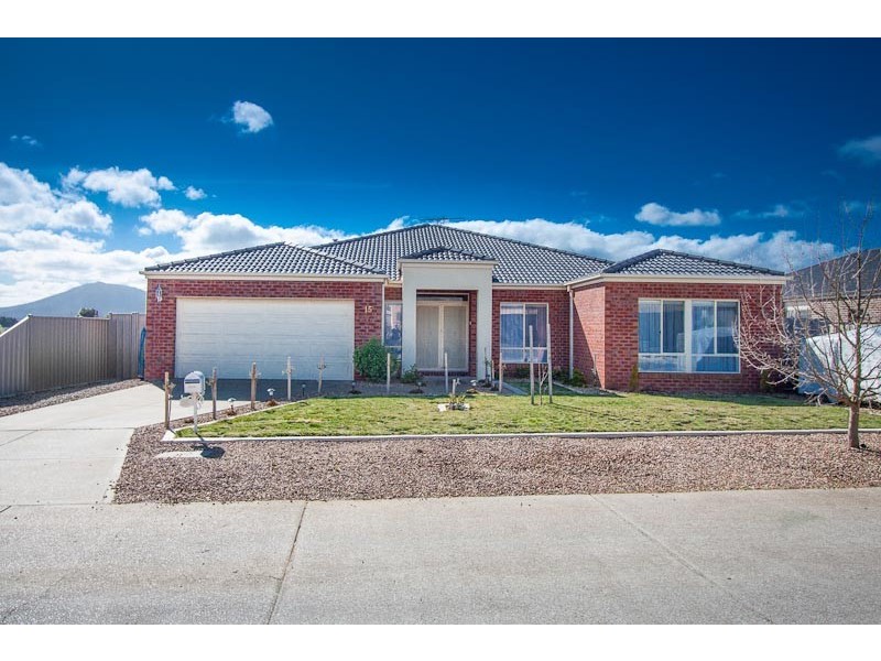 15 Vernon Close, New Gisborne VIC 3438