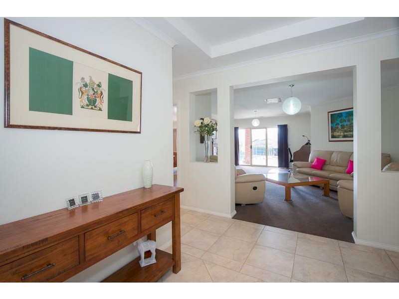 15 Vernon Close, New Gisborne VIC 3438