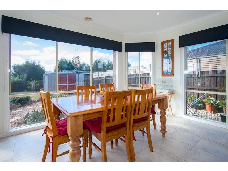 15 Vernon Close, New Gisborne VIC 3438