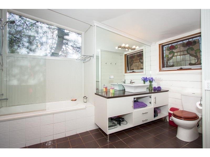 2 Dunne Rd, Bullengarook VIC 3437