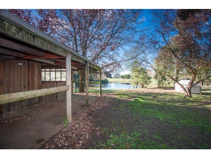 2 Dunne Rd, Bullengarook VIC 3437