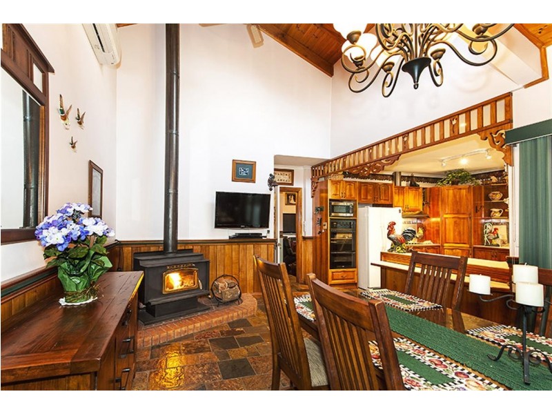 7 Arwon Crt, New Gisborne VIC 3438