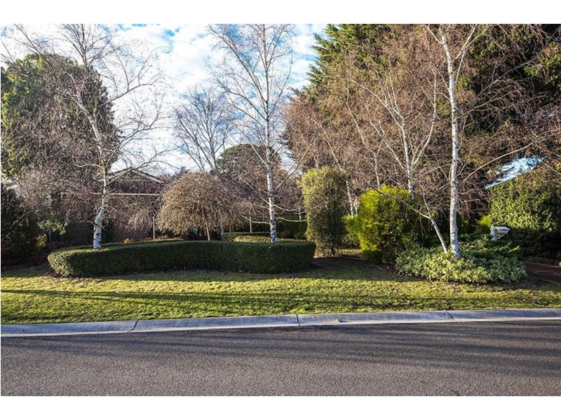 7 Arwon Crt, New Gisborne VIC 3438