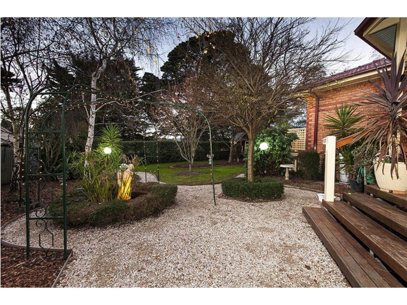 7 Arwon Crt, New Gisborne VIC 3438