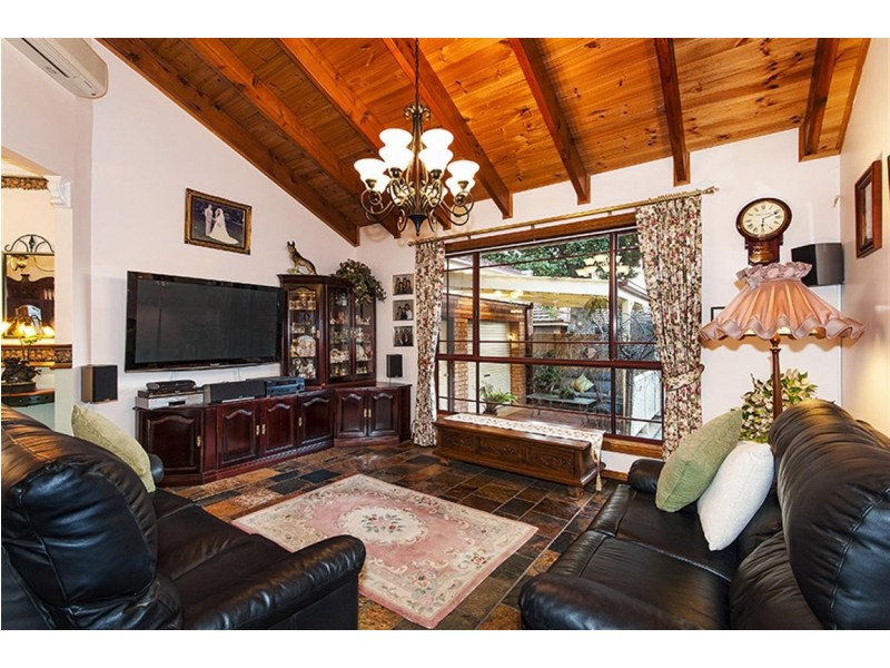 7 Arwon Crt, New Gisborne VIC 3438