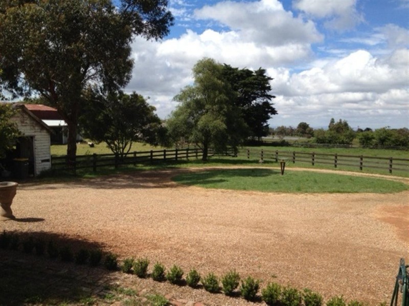1135 Bacchus Marsh Road, Bullengarook VIC 3437