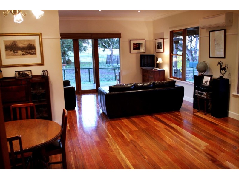 1135 Bacchus Marsh Road, Bullengarook VIC 3437