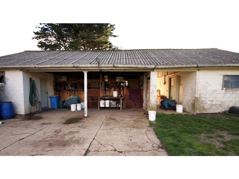 1135 Bacchus Marsh Road, Bullengarook VIC 3437