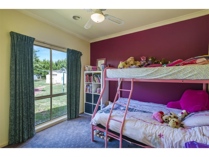 12 Tattersall Drive, Kyneton VIC 3444