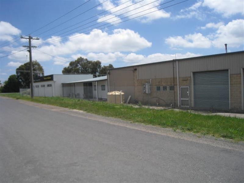 68 Barry Rd, New Gisborne VIC 3438