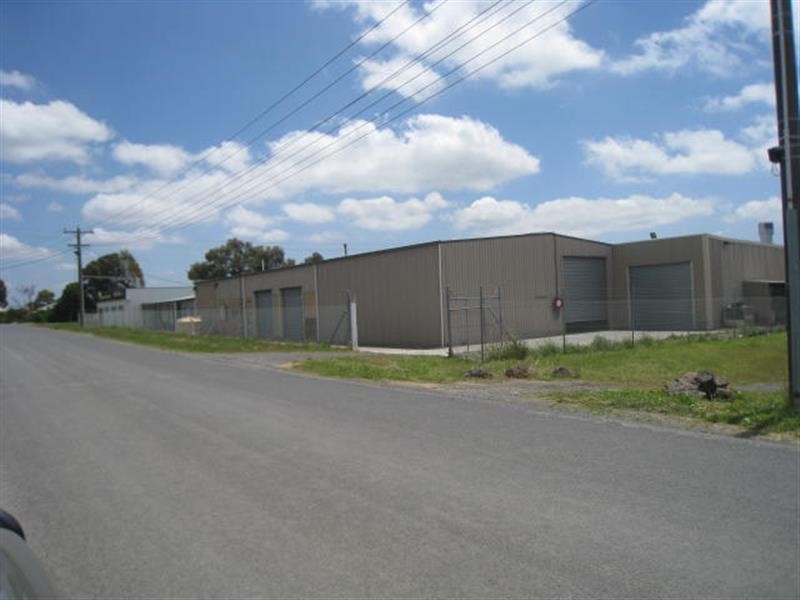 68 Barry Rd, New Gisborne VIC 3438