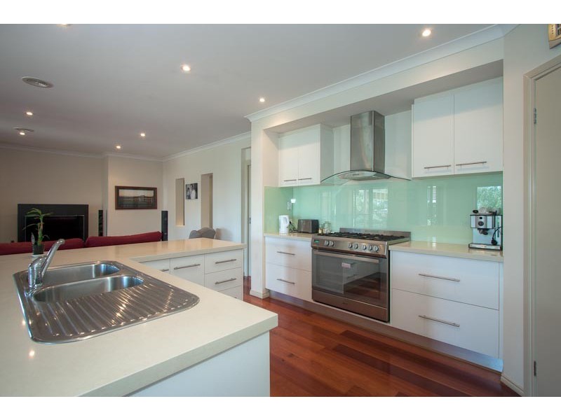 17 Alcheringa Court, Gisborne VIC 3437