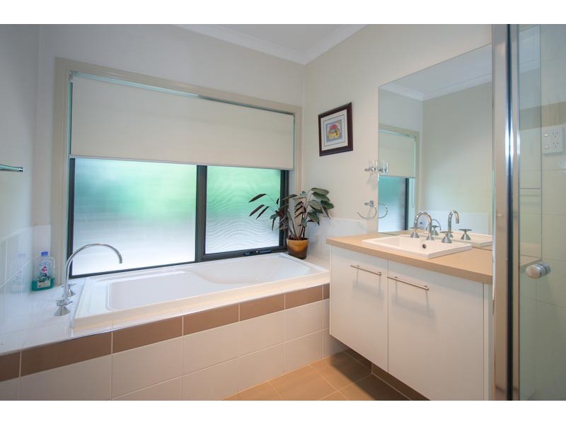 17 Alcheringa Court, Gisborne VIC 3437